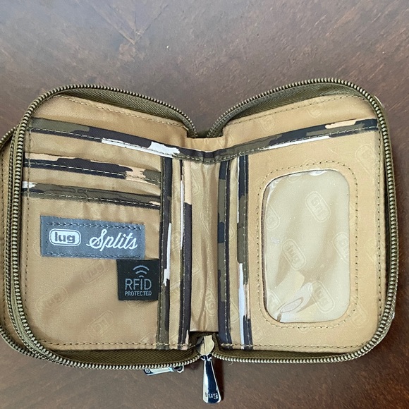 Lug Quilted Camouflage Wallet - Picture 3 of 6